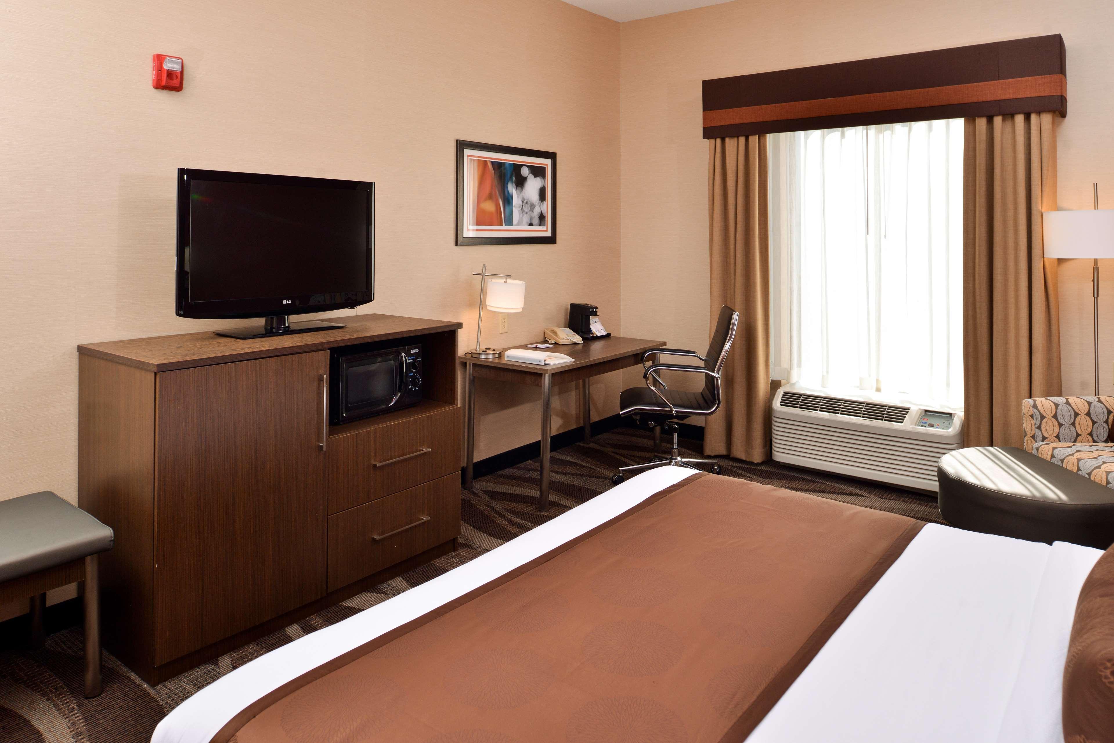 Best Western Plus University Inn Olean Exteriör bild