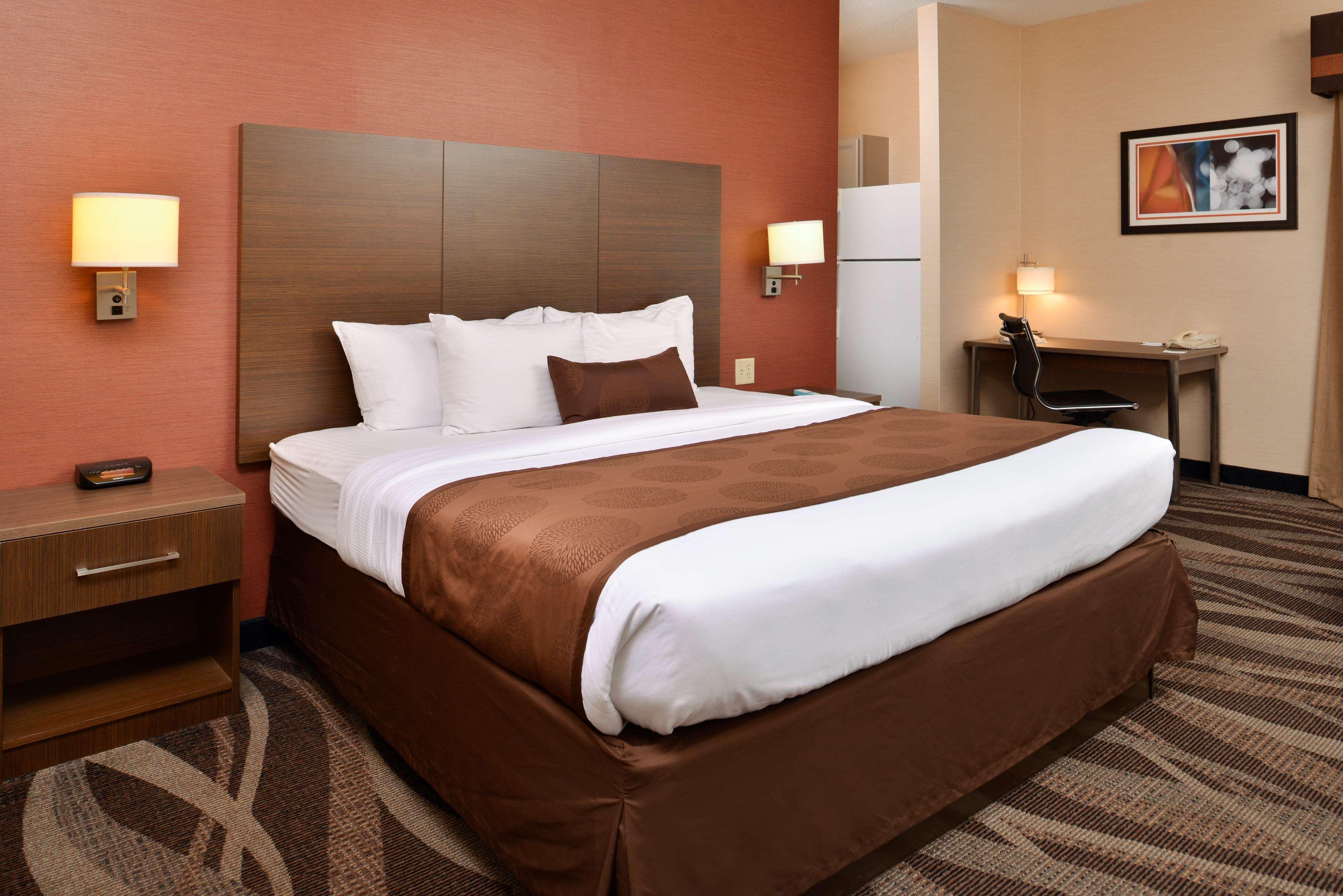 Best Western Plus University Inn Olean Exteriör bild