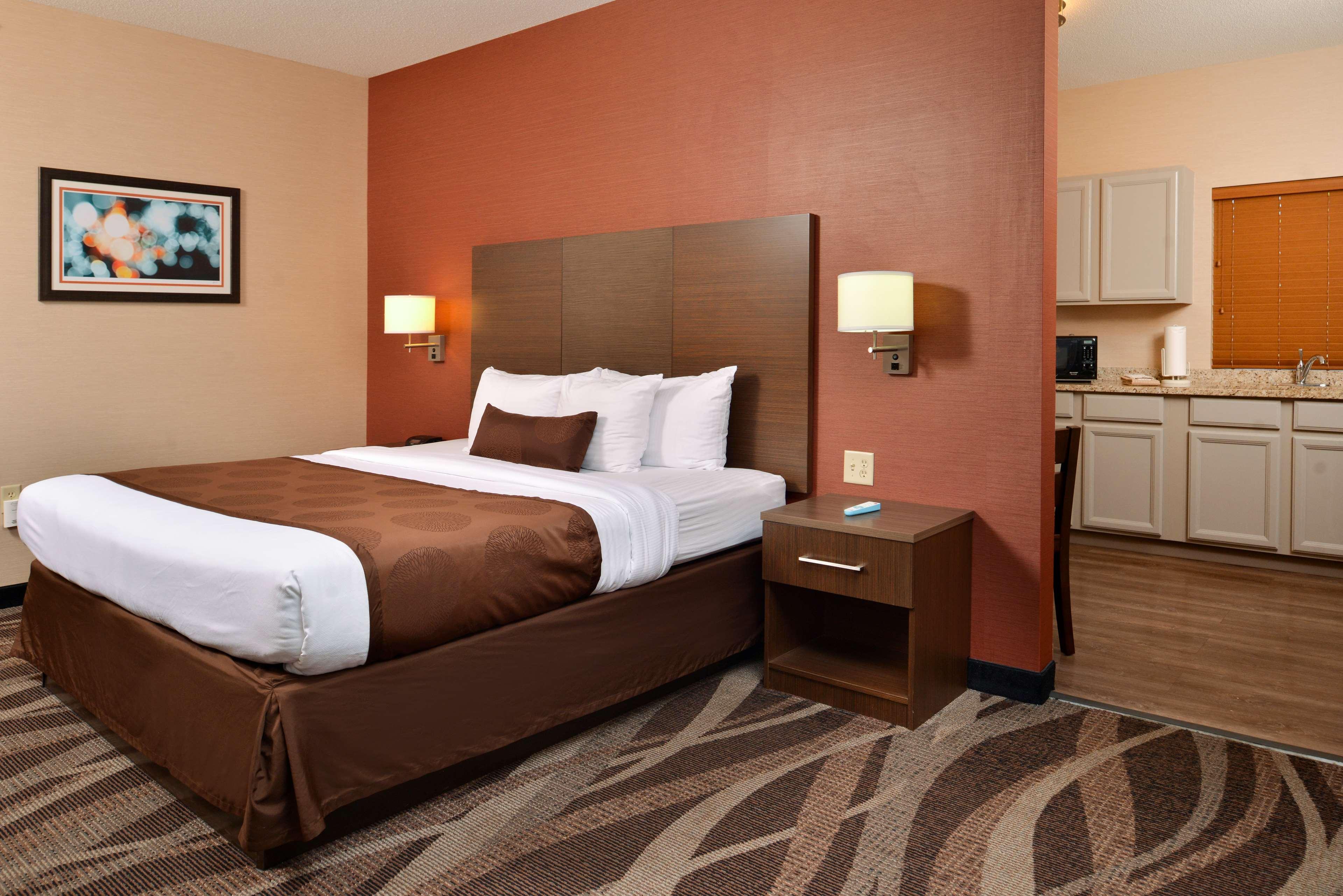 Best Western Plus University Inn Olean Exteriör bild