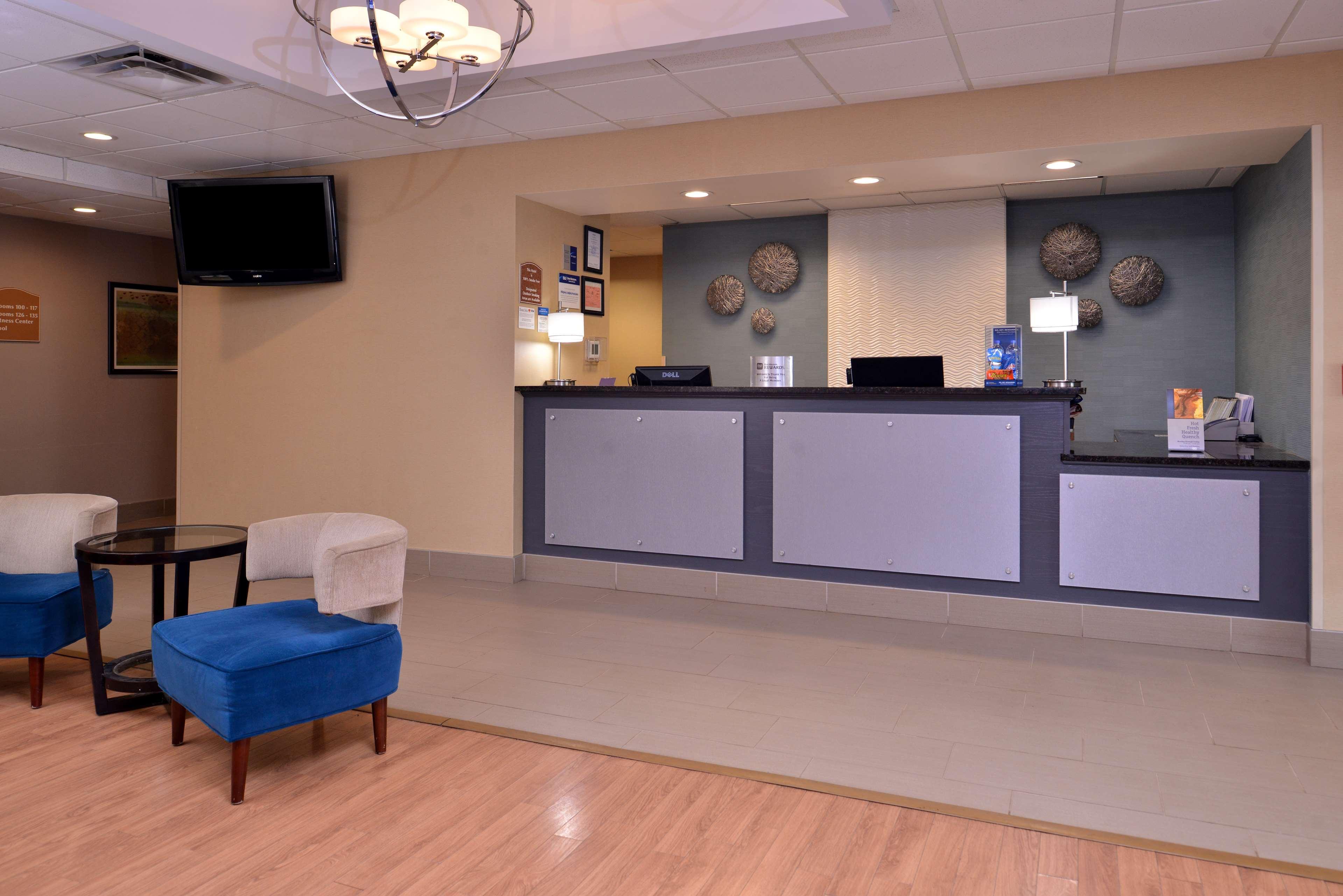 Best Western Plus University Inn Olean Exteriör bild