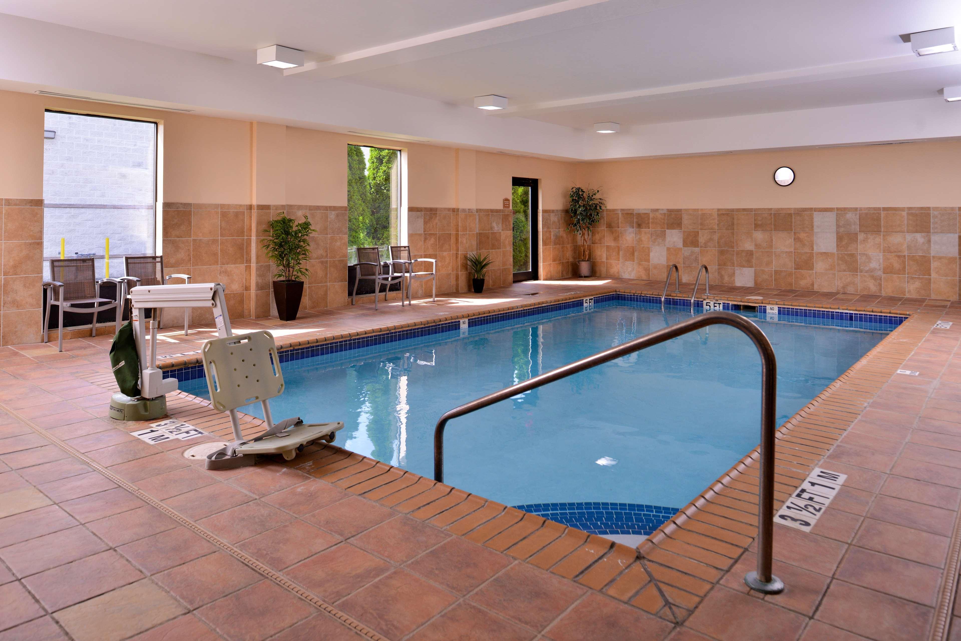 Best Western Plus University Inn Olean Exteriör bild