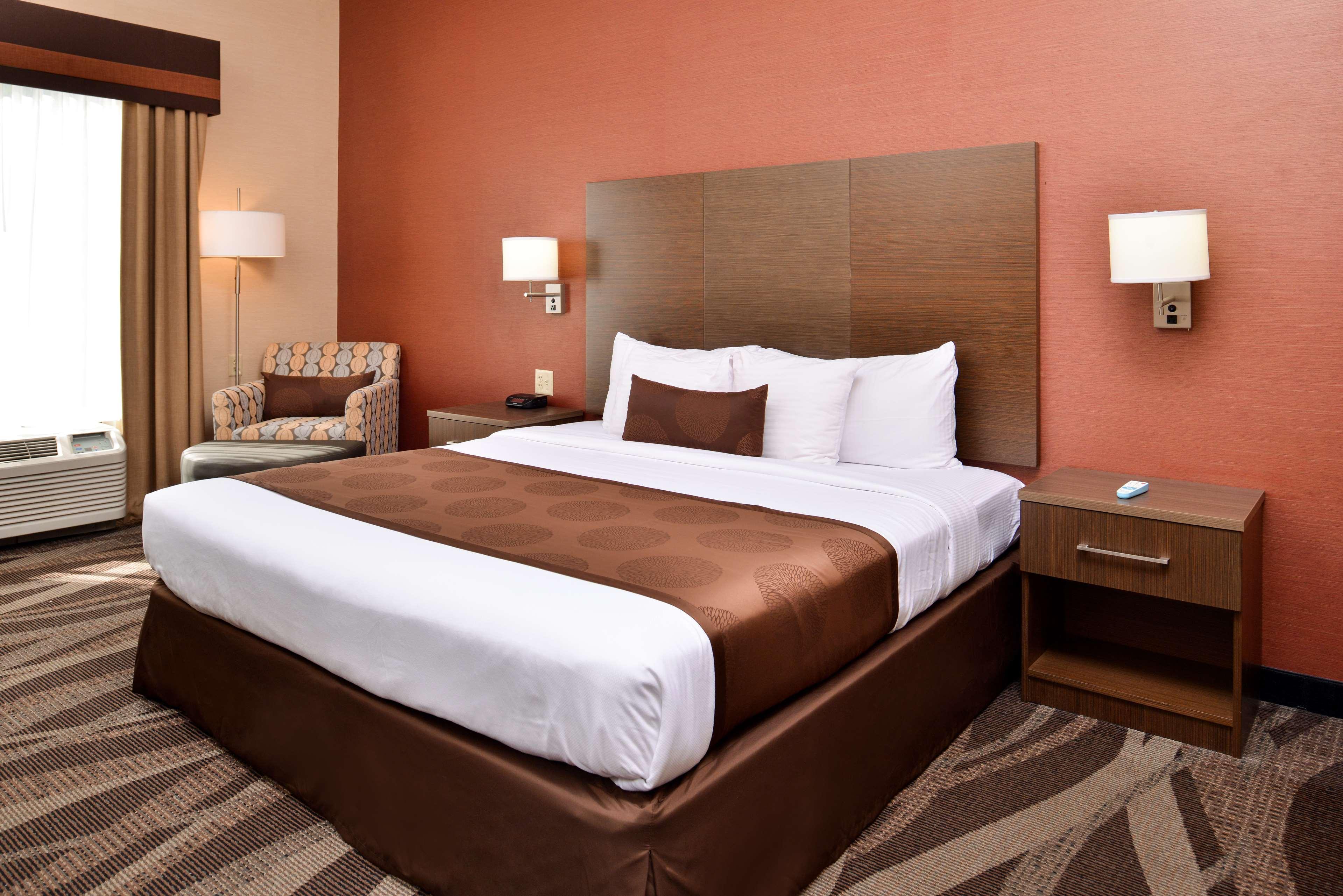 Best Western Plus University Inn Olean Exteriör bild